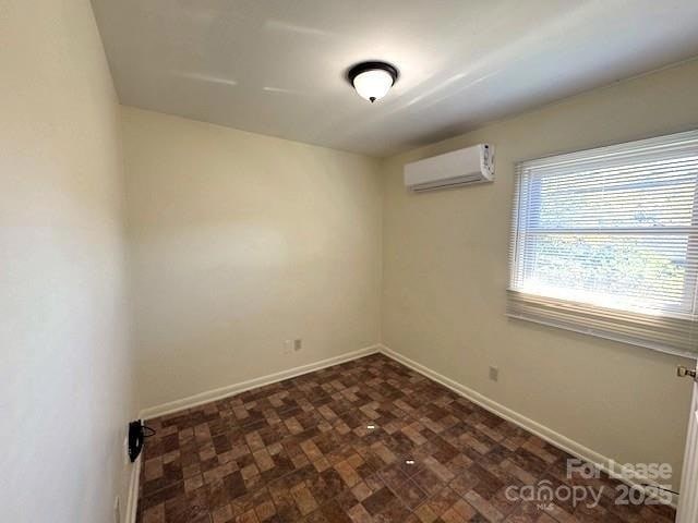 Photo - 260 Church St N