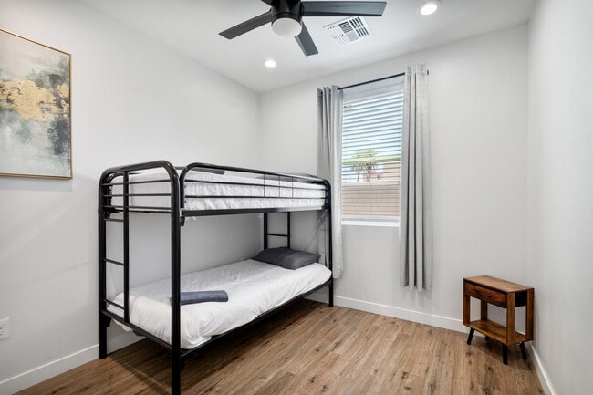 Photo - 3806 E Polk St Unit SI ID1244297P
