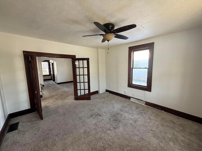 Photo - 923 Pierce Ave