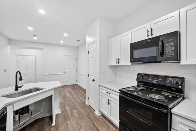 Photo - Brittany Commons Apartments