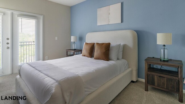 Building Photo - 501 Sarah Deel Dr Unit 10-1018