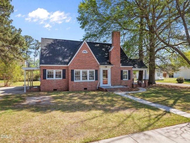 Photo - 302 W Main St