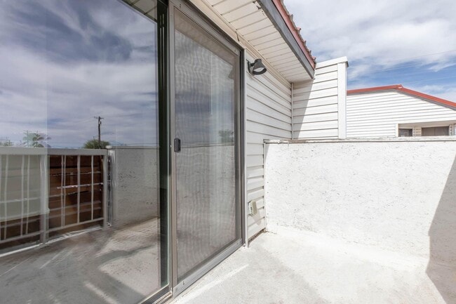 Photo - Metro Tucson * Newly Remodeled Units*