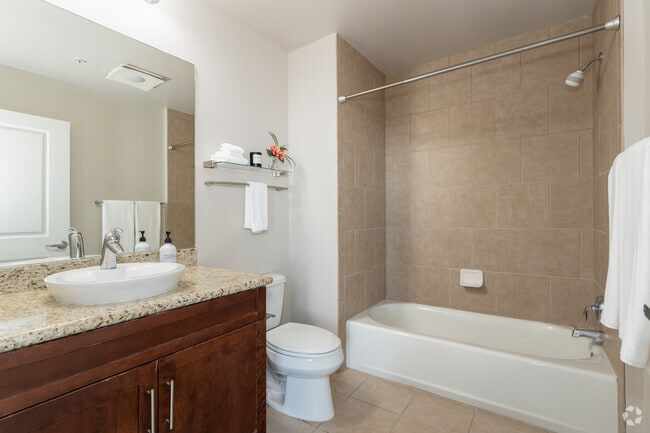 2BR, 2BA - 1,114SF Bathroom - Penthouses at Capitol Park