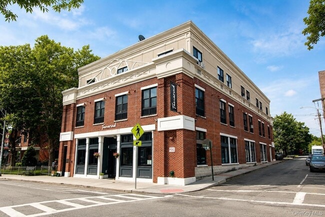 Building Photo - 20 S Broadway Unit 204