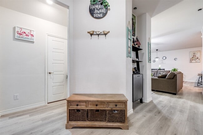 Photo - 1604 Babb Ln