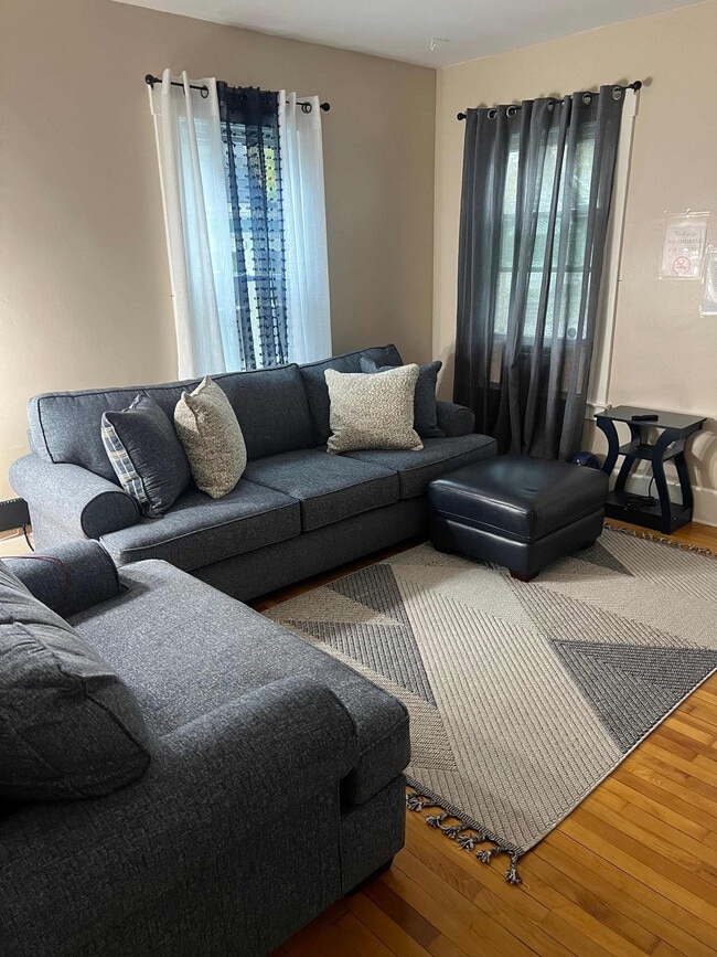 Building Photo - 160 Stafford Ave Unit ID1363374P