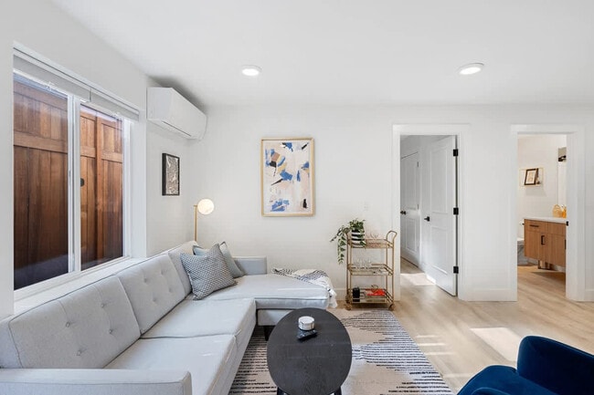 Photo - 5255 NE 15th Ave Unit SI ID1550284P