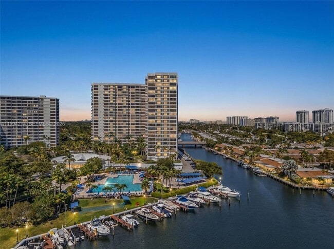 Photo - 2500 Parkview Dr Unit 1418
