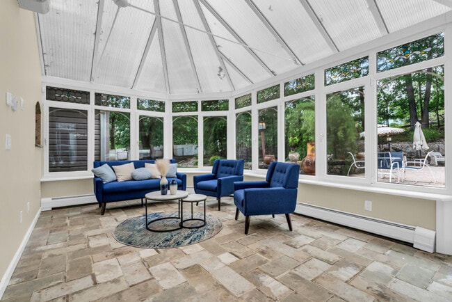 Photo - 7 Pymm Ct Unit ID1328117P