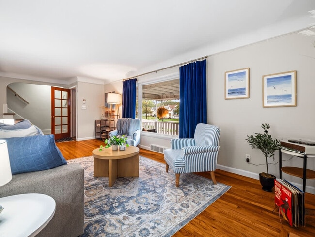 Photo - 386 Walworth Ave Unit SI ID1496104P