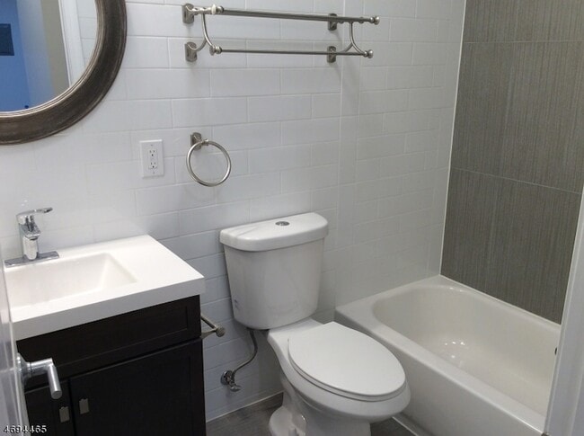 Photo - 104 Broughton Ave Unit 1B
