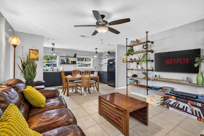Building Photo - 6515 Yosemite Dr Unit SI ID1591016P