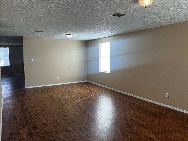 Photo - 1724 Creek Bend Ln