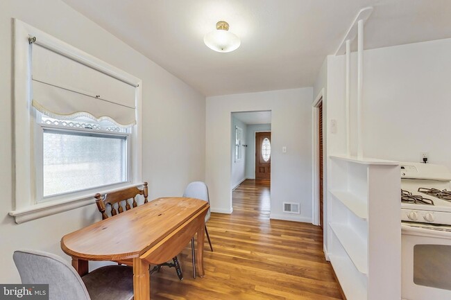 Photo - 9511 48th Ave