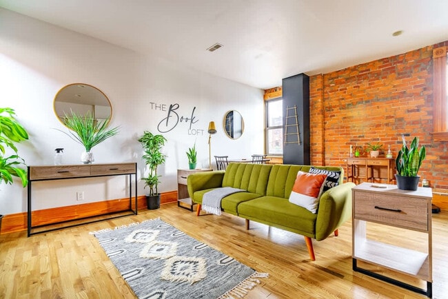 Building Photo - 1180 N High St Unit ID1265649P