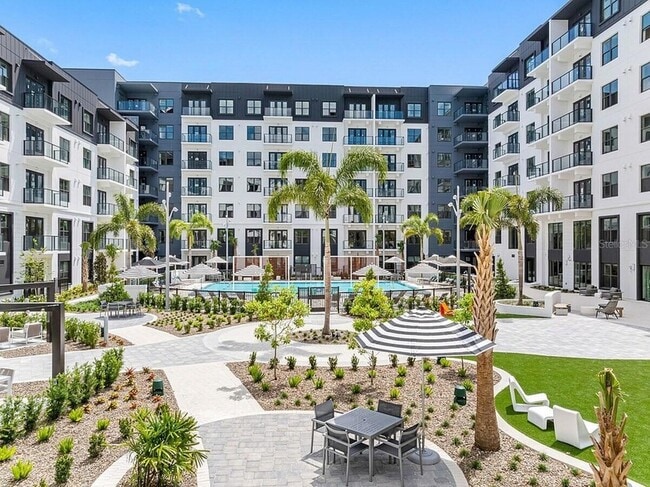 Photo - 425 Centerpointe Cir Unit A1