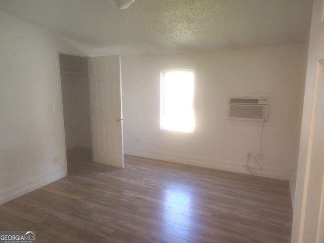 Photo - 826 Black Horse Run