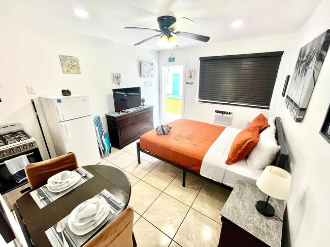 Building Photo - 338 Van Buren St Unit SI FL1-ID1520228P