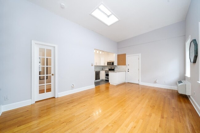 Photo - 309 1st St