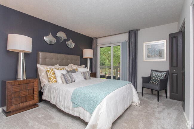 2BR, 2BA -1000SF - Broadleaf at Holcomb