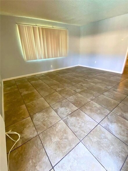 Photo - 811 Orchid Ct Unit A