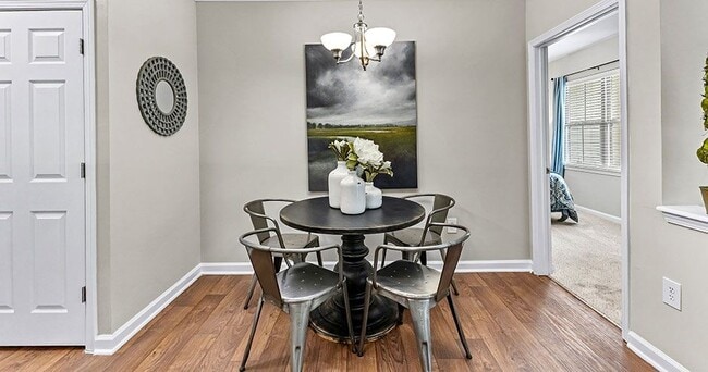 Photo - Park at Towne Lake Apartments