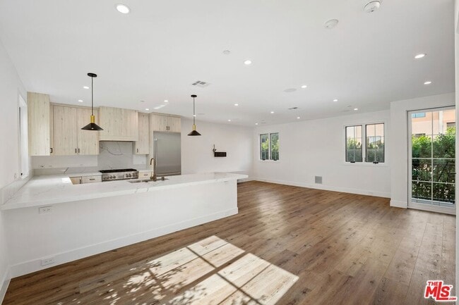Photo - 5330 Agnes Ave