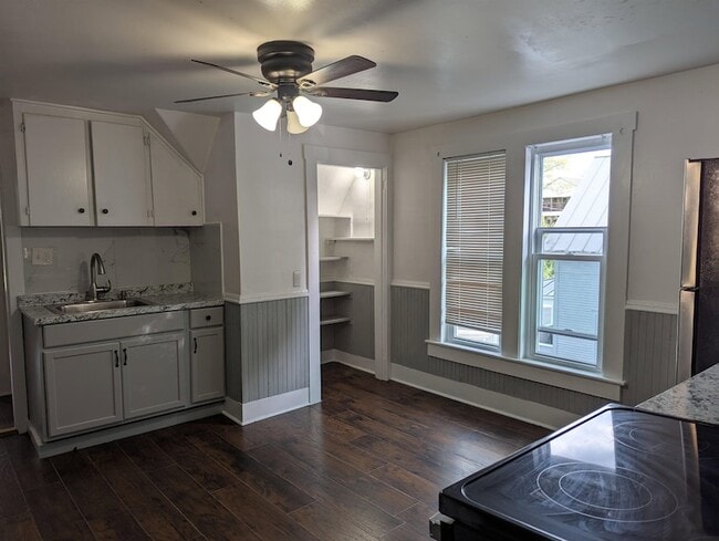 Photo - 20 Chellis St Unit 2
