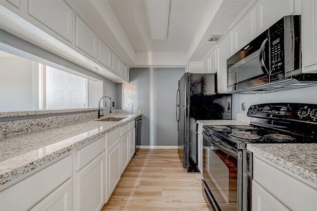 Photo - 2830 S Bartell Dr Unit 311