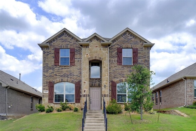 Building Photo - 5817 Fir Tree Ln
