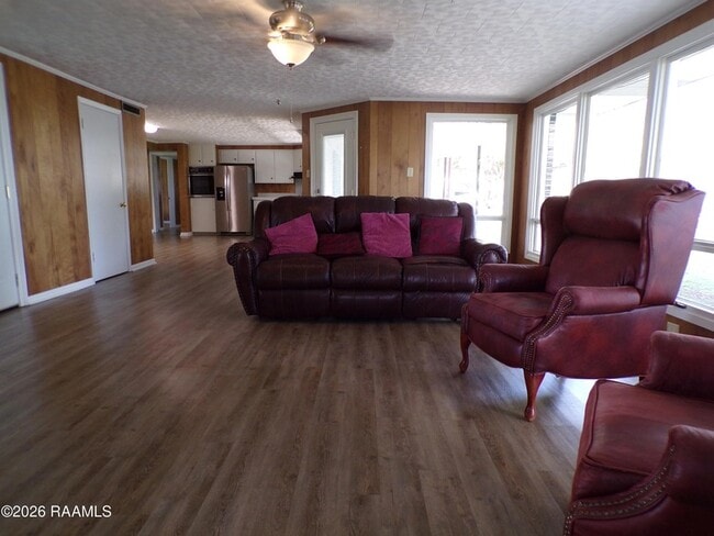 Photo - 208 Thoroughbred Dr