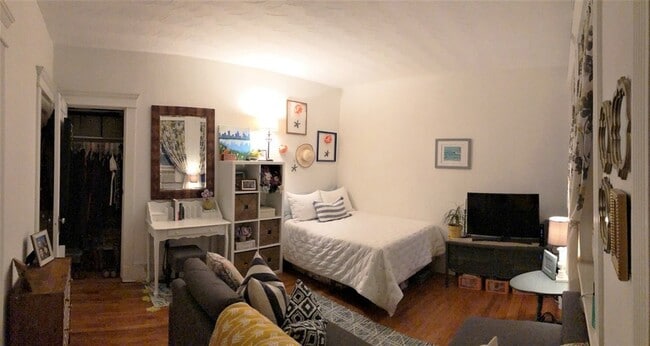 Building Photo - 15 Parkman St Unit 3C