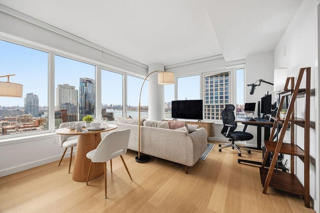 Building Photo - 16 Dupont St Unit FL40-ID1355921P