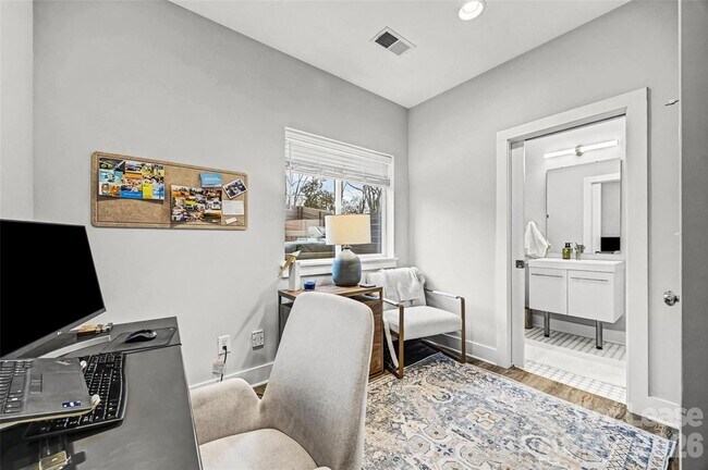 Photo - 840 E 18th St Unit F