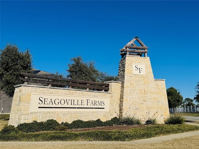 Building Photo - 753 Keeneland Dr