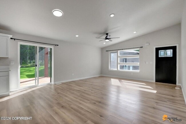 Photo - 4251 Ose St
