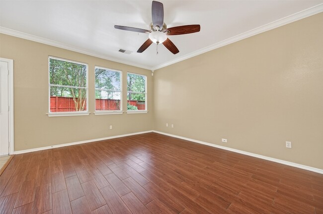 Photo - 54 Blue Creek Pl