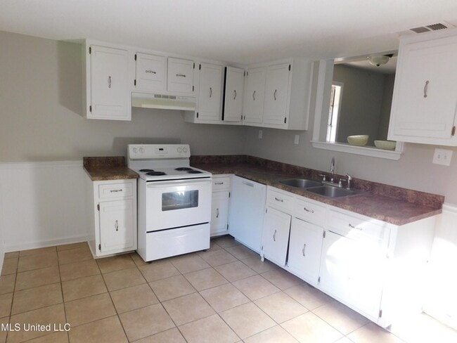 Photo - 6510 Heather Rd