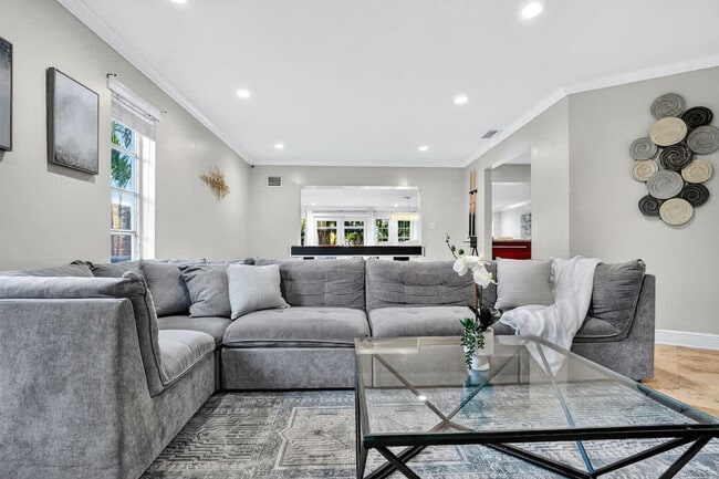 Building Photo - 2423 NE 202nd St Unit ID1372367P