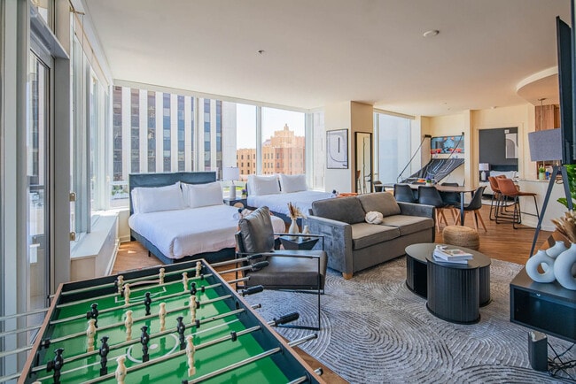 Photo - 44 W Monroe St Unit ID1388726P