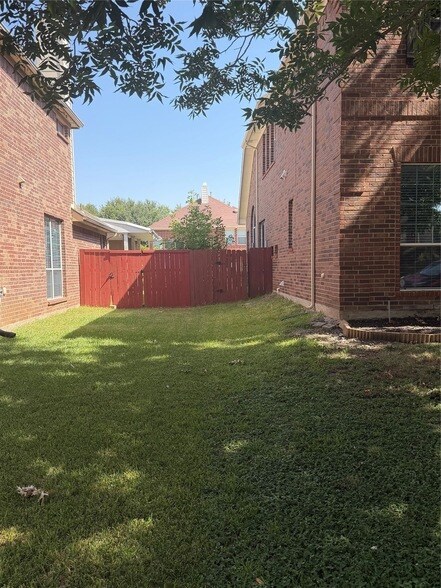 Photo - 11490 La Grange Dr