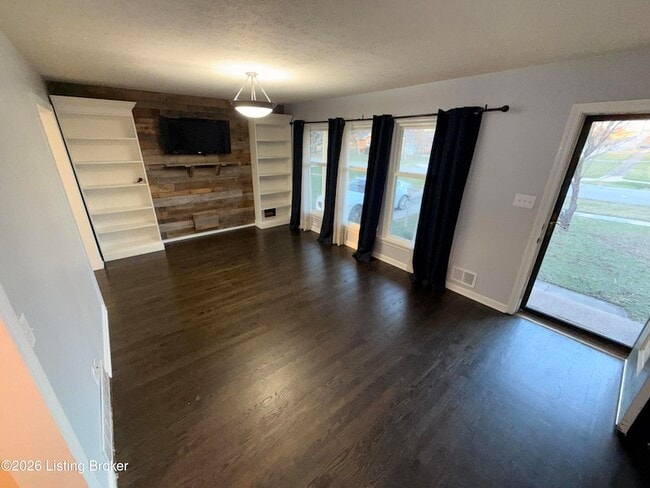 Photo - 600 Willow Brook Rd