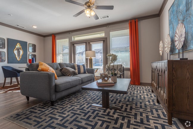 2 Br, Living Room - Willowbend