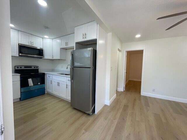 Photo - 302 N Tamarind Ave