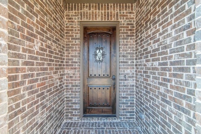 Photo - 917 Lake Meadow Ln