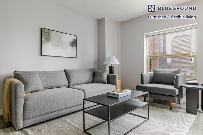 Building Photo - 8 W Chestnut St Unit FL13-ID1227