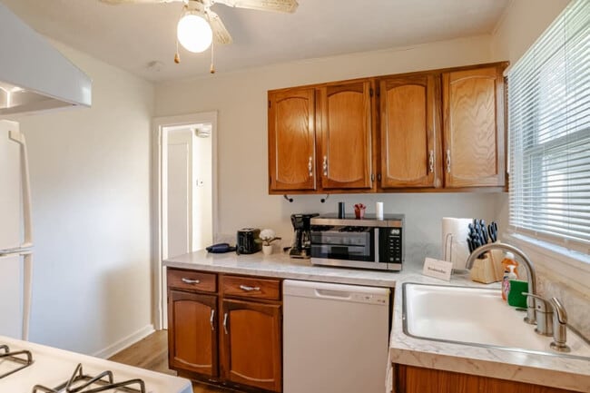 Photo - 2861 Potter Dr Unit ID1043844P