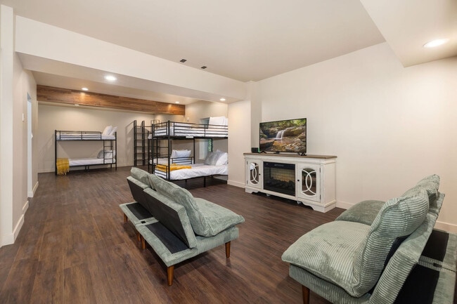 Photo - 4705 Spring Valley Rd Unit ID1263270P