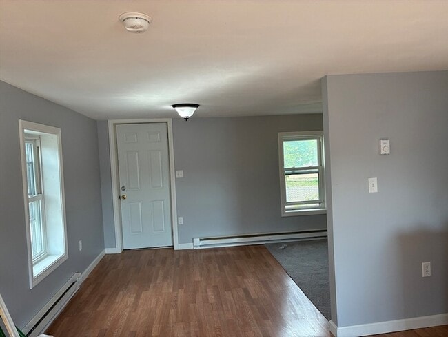 Building Photo - 51 Pleasant St Unit D